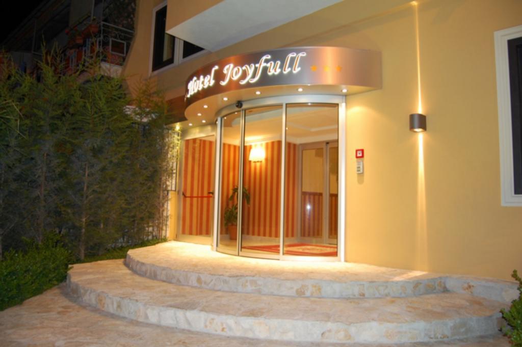 Joyfull Hotel Nápoles