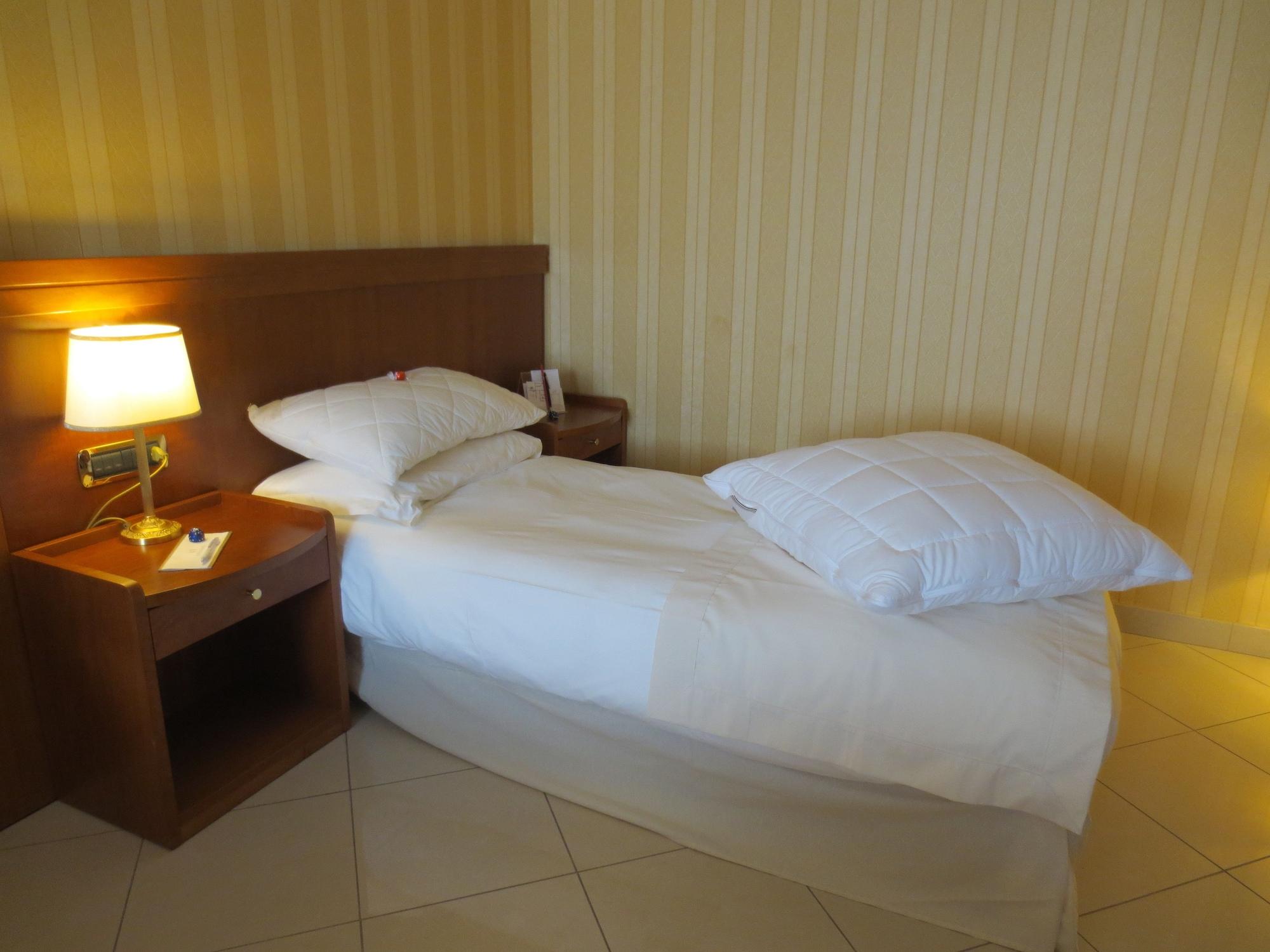 Joyfull Hotel Nápoles