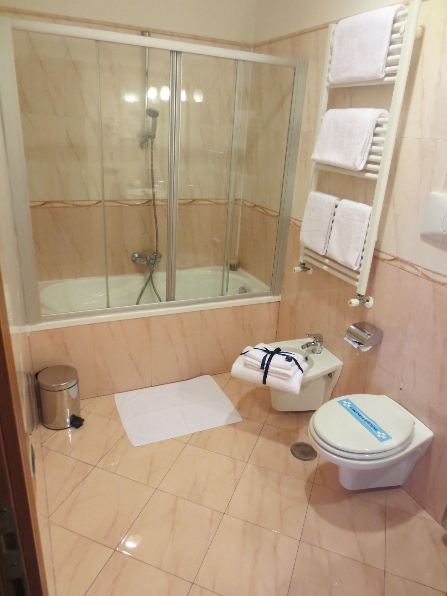 Joyfull Hotel Nápoles