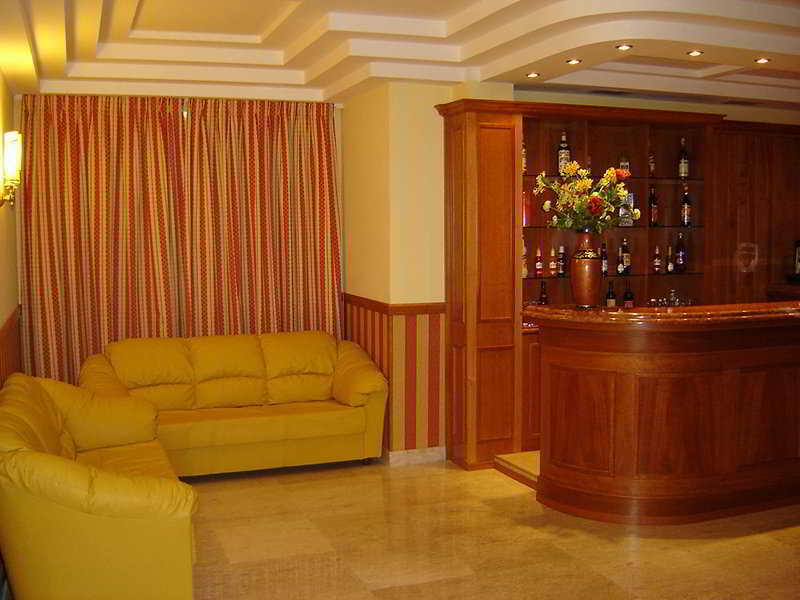 Joyfull Hotel Nápoles