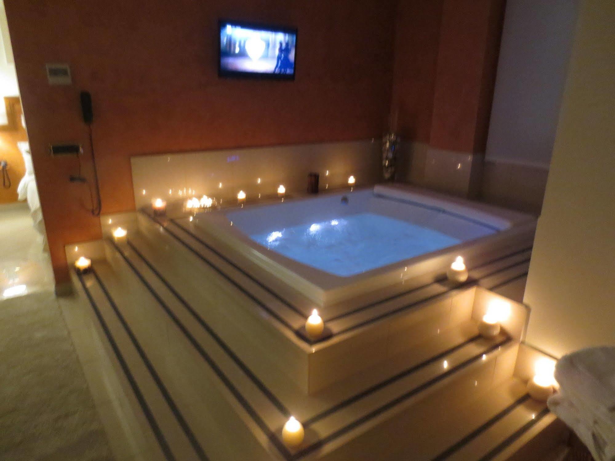 Joyfull Hotel