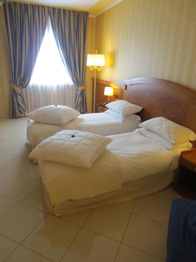Joyfull 3* Napels